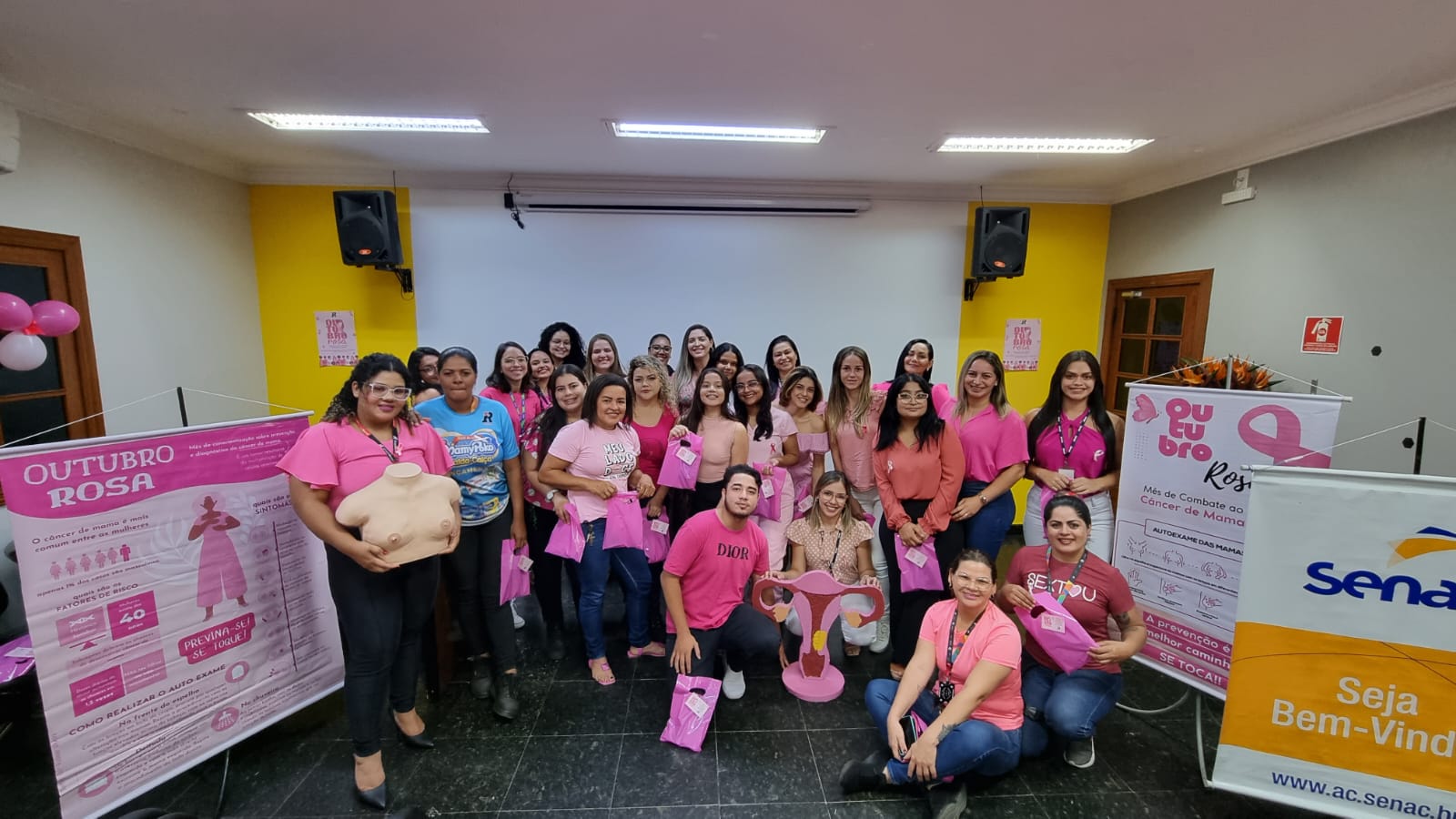 Alunos do Senac Acre promovem palestra educacional no Outubro Rosa