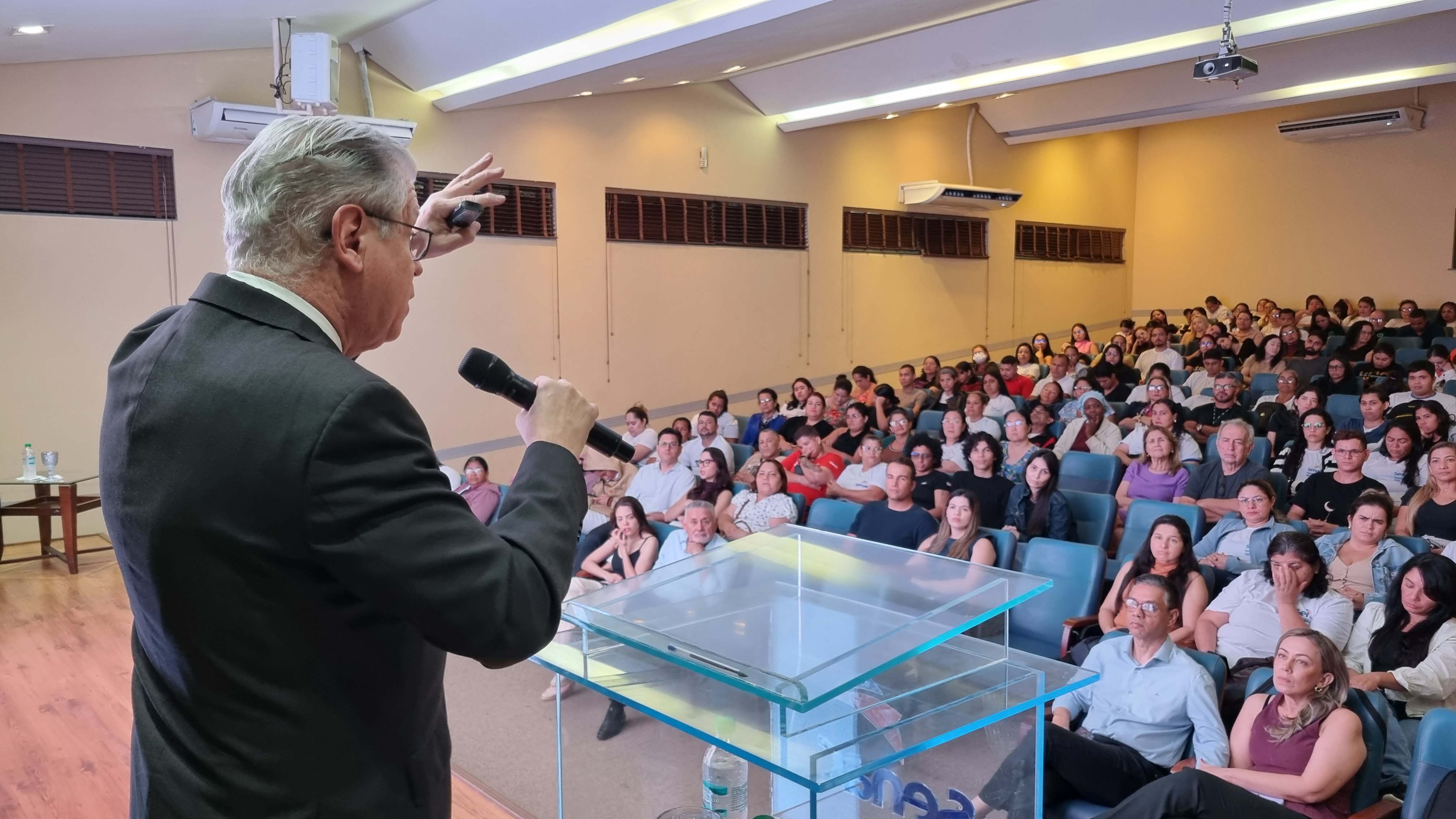 Tecnologia e cuidado humano marcam palestra do Senac Acre sobre o futuro da saúde